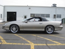 2001 Chevrolet Camaro with 18x8.5 wheels