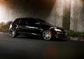 2015 Volkswagen Golf GTI with 18x8 BC FORGED HB27 wheels