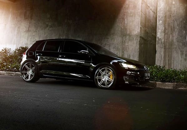 2015 Volkswagen Golf GTI with 18x8 BC FORGED HB27 wheels