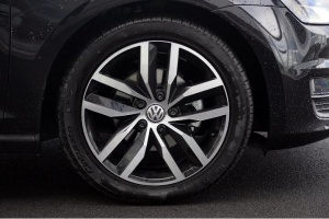 2015 Volkswagen Golf GTI with 17x7 VW MADRID wheels