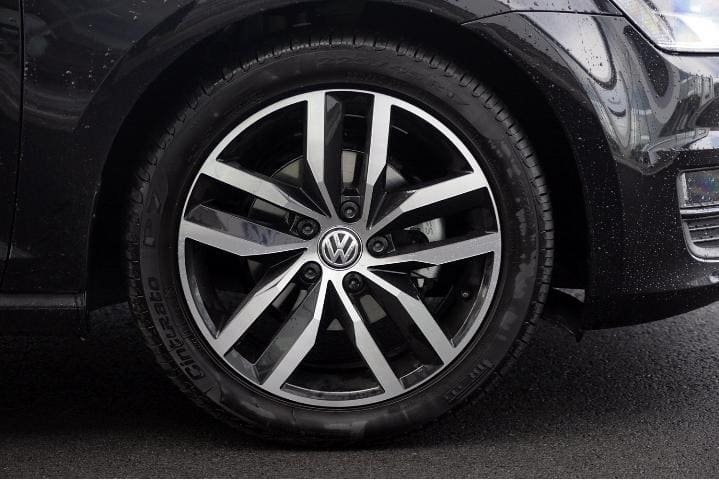 2015 Volkswagen Golf GTI with 17x7 VW MADRID wheels