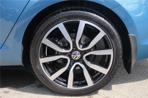 2015 Volkswagen Golf GTI with 18x7.5 VW SERRON wheels