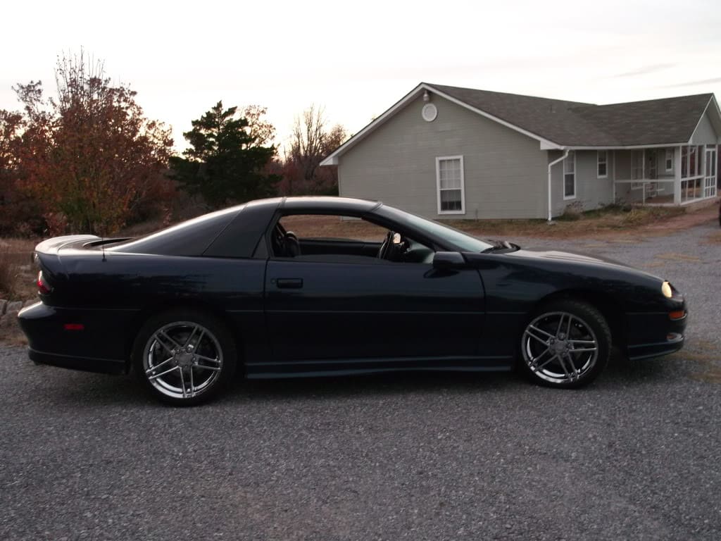 2001 Chevrolet Camaro with 18x9.5 C6 Z06 wheels