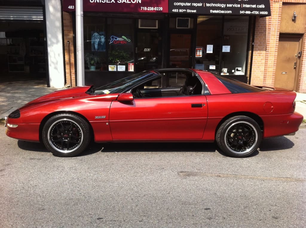2001 Chevrolet Camaro with 18x9.5 C5 Z06 wheels