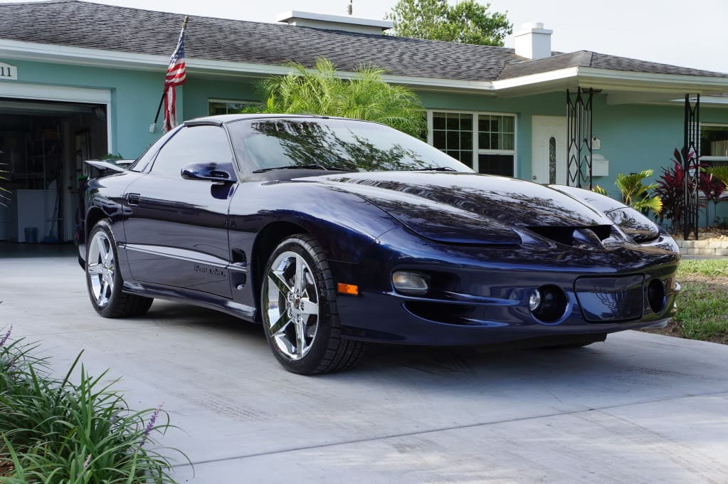 1999 Chevrolet Camaro with 19x9.5 C6 wheels
