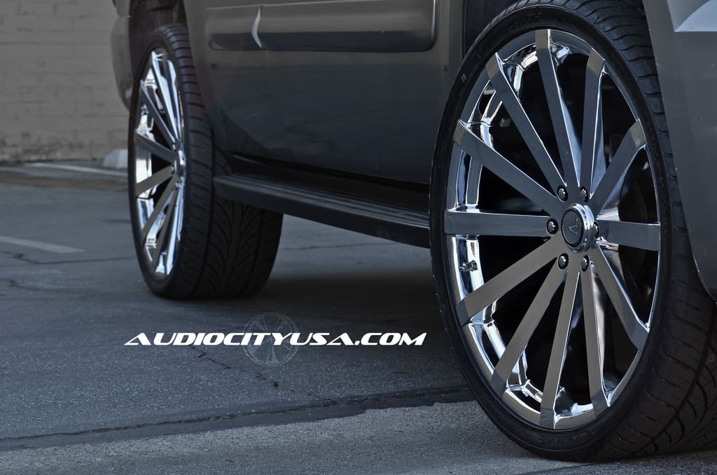 2013 GMC Yukon with Velocity VW 12 wheels
