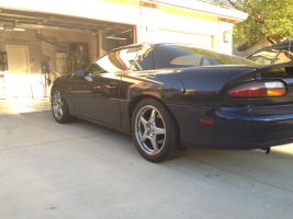2000 Chevrolet Camaro with 18x9.5 wheels