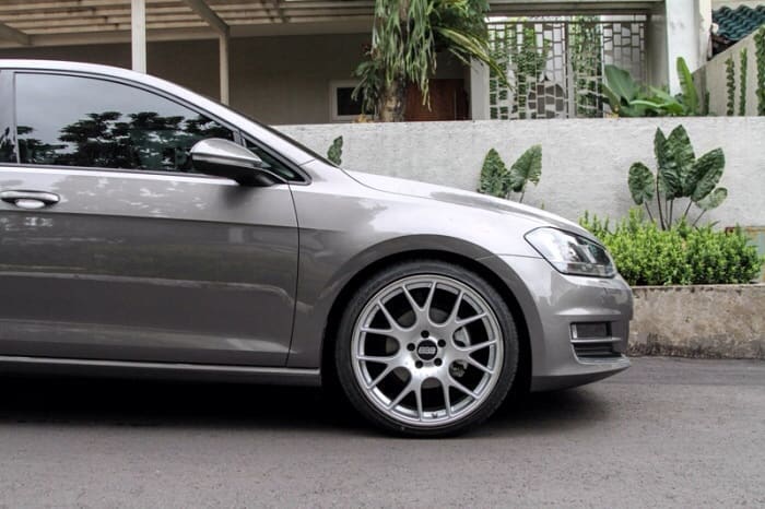 2015 Volkswagen Golf GTI with 19x8.5 BBS CH-R REVISITED wheels