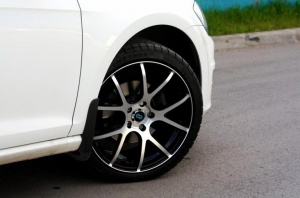 2015 Volkswagen Golf GTI with 18x8 ENKEI M52 wheels