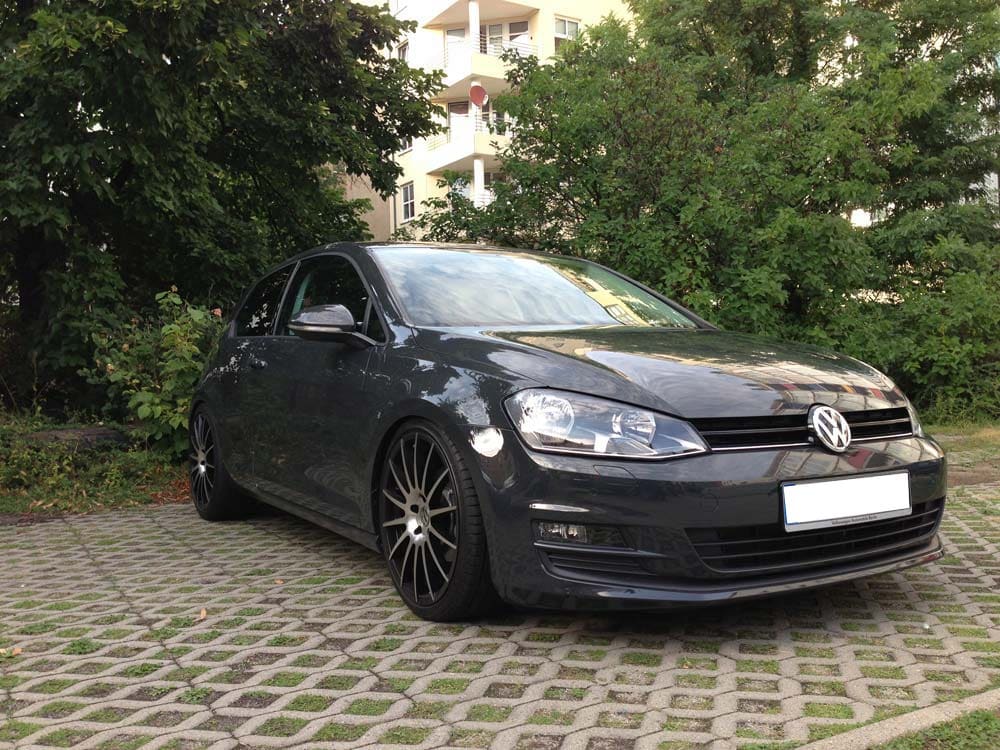 2015 Volkswagen Golf GTI with 19x8 TEC AS2 wheels
