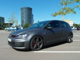 2015 Volkswagen Golf GTI with 19x8.5 VOSSEN CV3 wheels