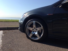 2015 Volkswagen Golf GTI with 18x8 NEUSPEED RSE52 wheels