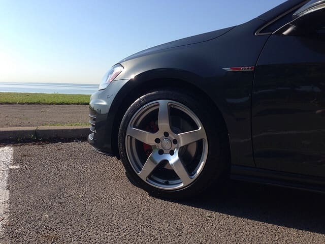 2015 Volkswagen Golf GTI with 18x8 NEUSPEED RSE52 wheels