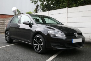 2015 Volkswagen e-Golf with 18x8 MSW CROSSOVER wheels