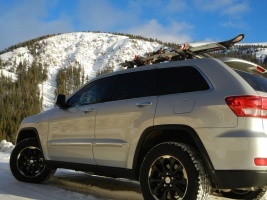 2011 Jeep Grand Cherokee with 18x8 wheels