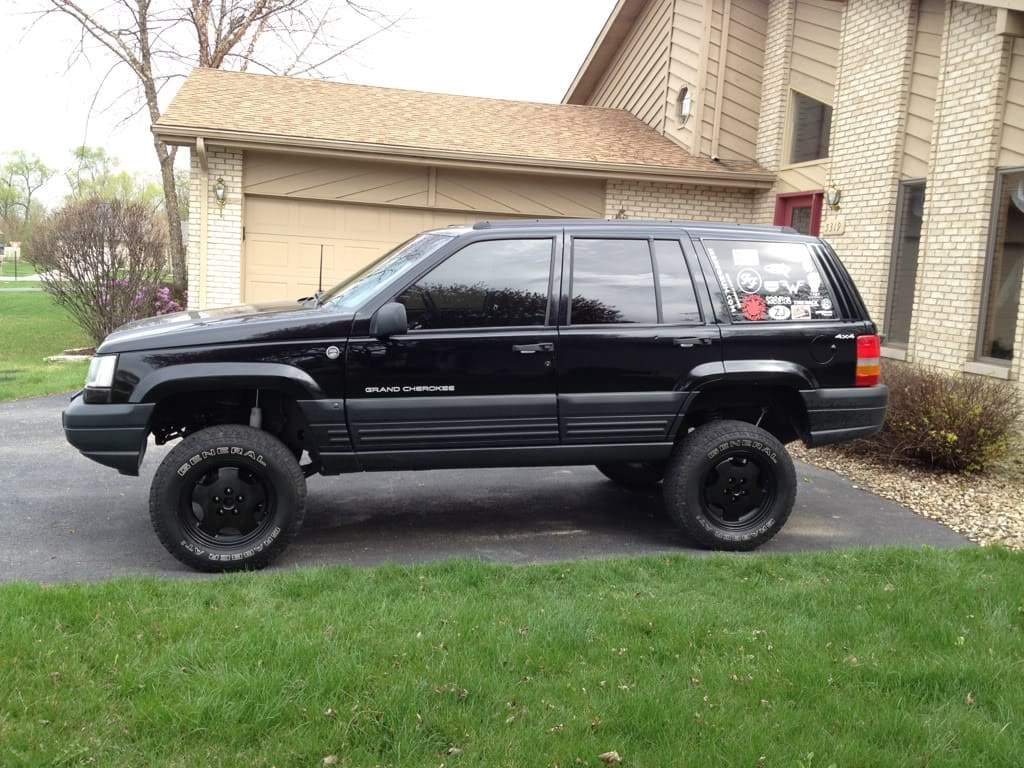 1999 Jeep Grand Cherokee with 16x7 wheels