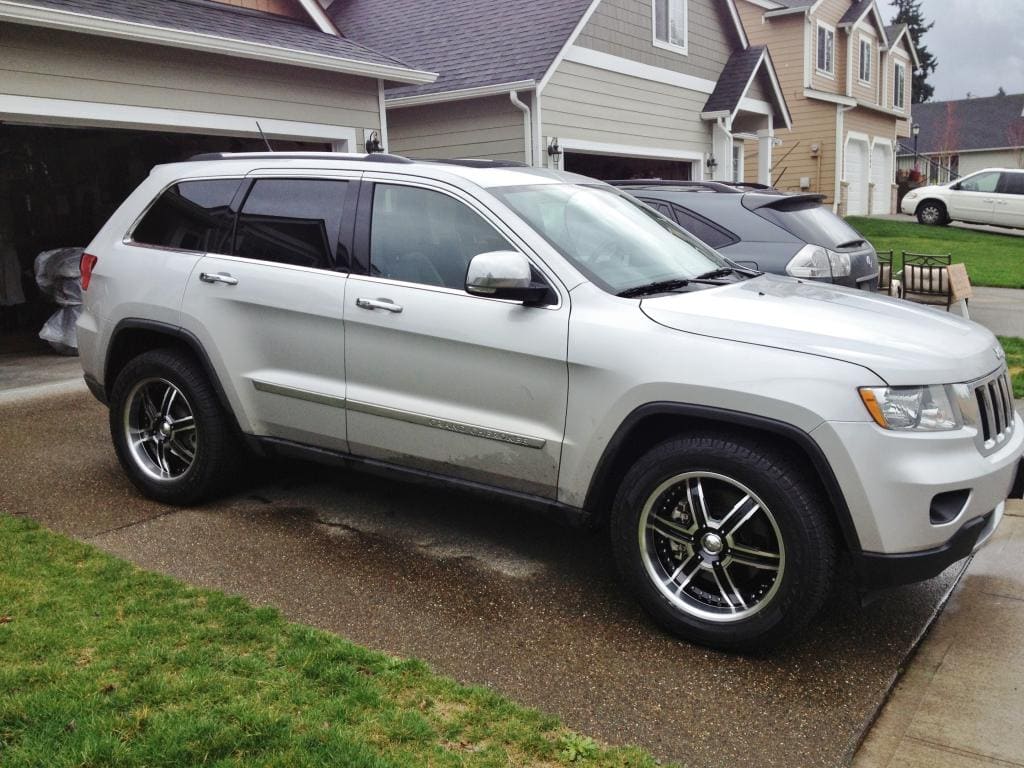 2012 Jeep Grand Cherokee with 20x8.5 D92 Heat wheels