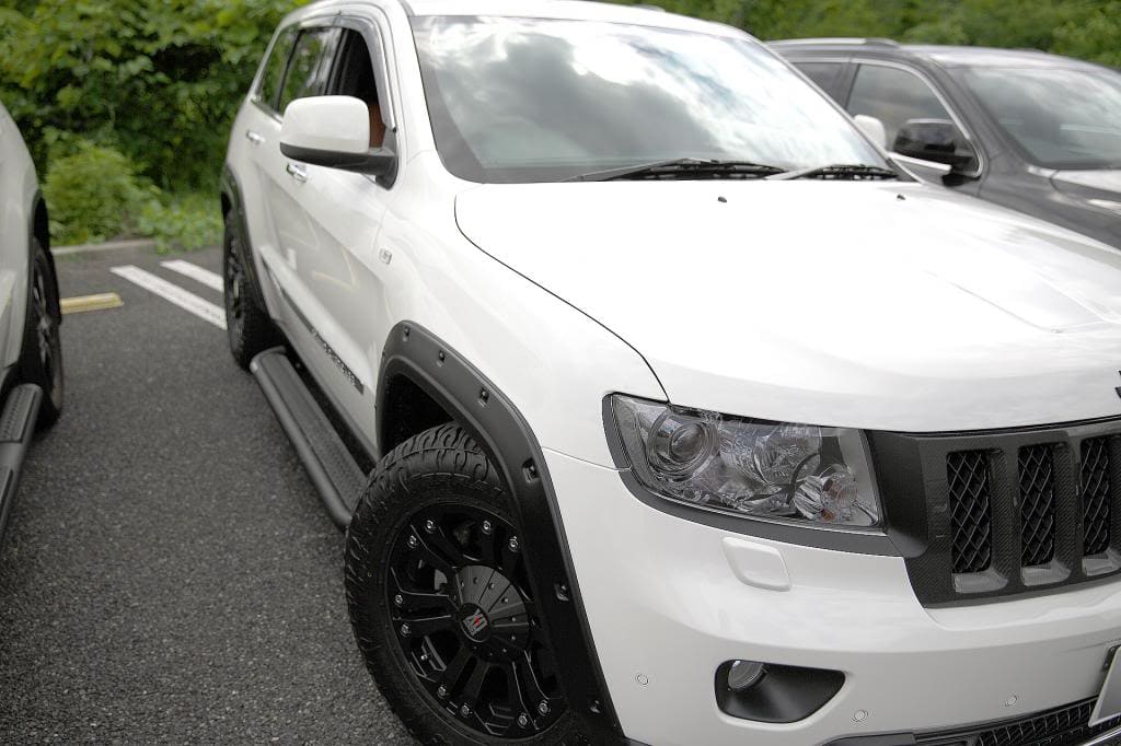 2014 Jeep Grand Cherokee with 18x9 KMC XD778 Monster B wheels