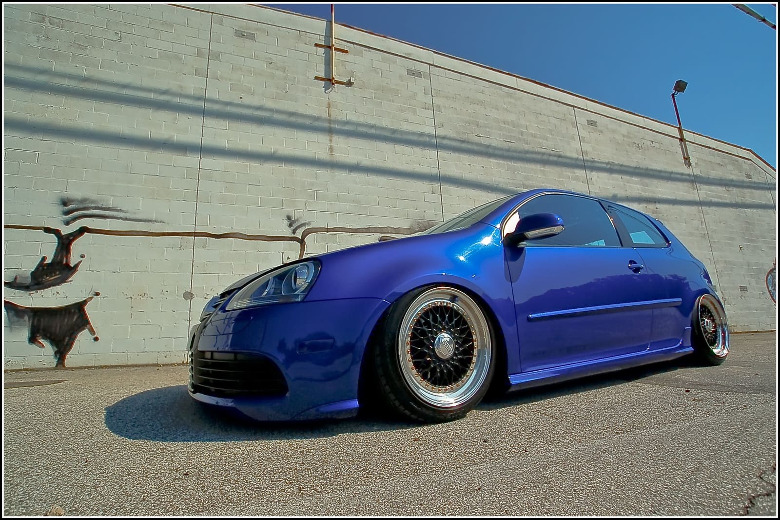 2008 Volkswagen R32 with 17x8.5 BBS rs wheels