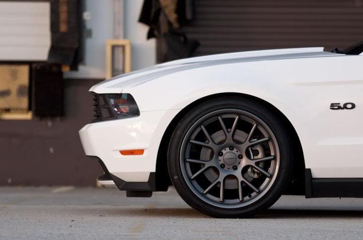 2012 Ford Mustang with 20x9 Vossen VVS-CV2 wheels