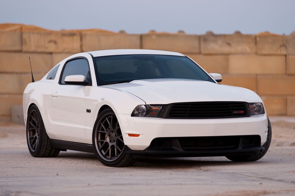 2012 Ford Mustang with 20x9 Vossen VVS-CV2 wheels
