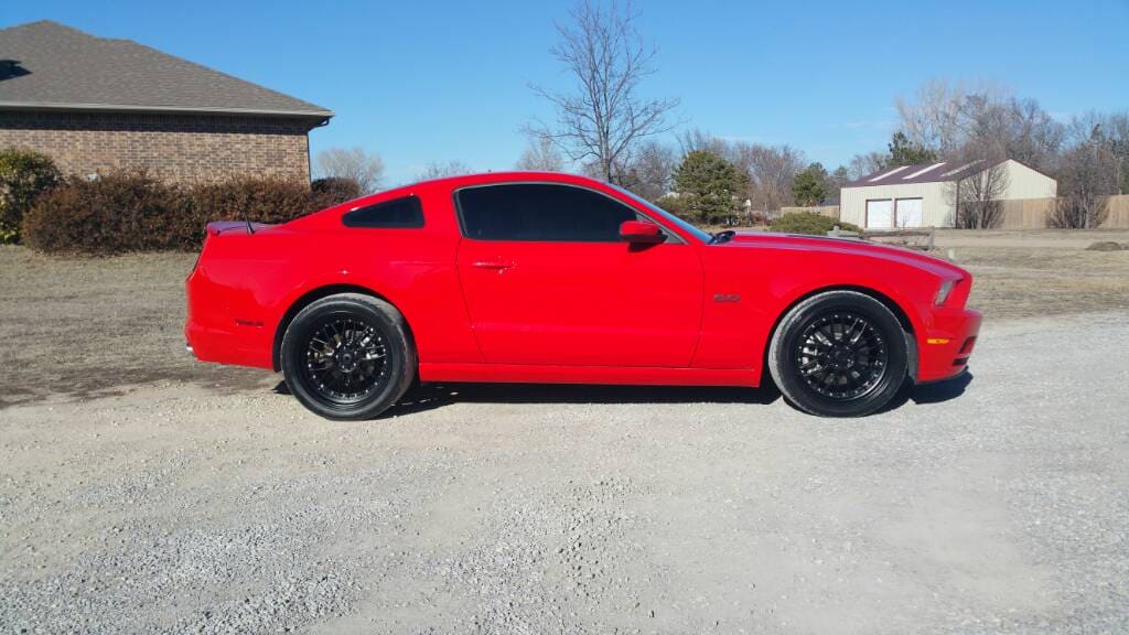 2011 Ford Mustang with 20x8.5 XXR 521 wheels