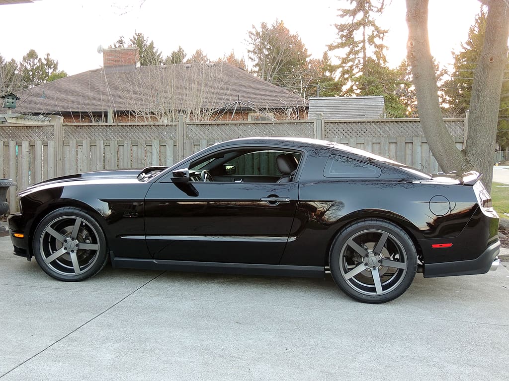 2011 Ford Mustang with 20x9 Vossen VVSCV3 wheels