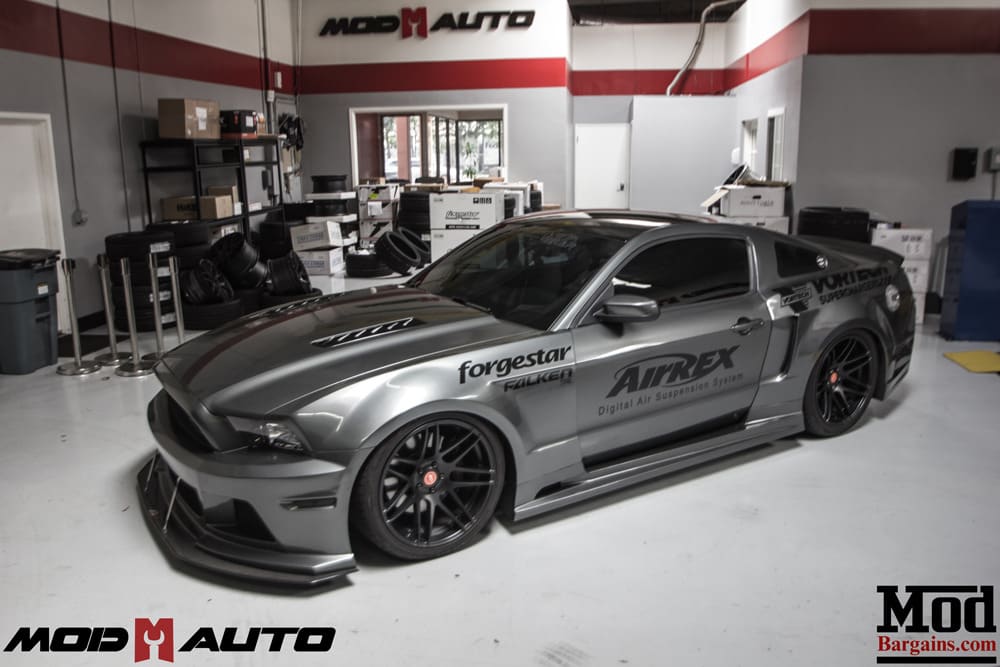 2011 Ford Mustang with 20x10.5 Forgestar F14 wheels