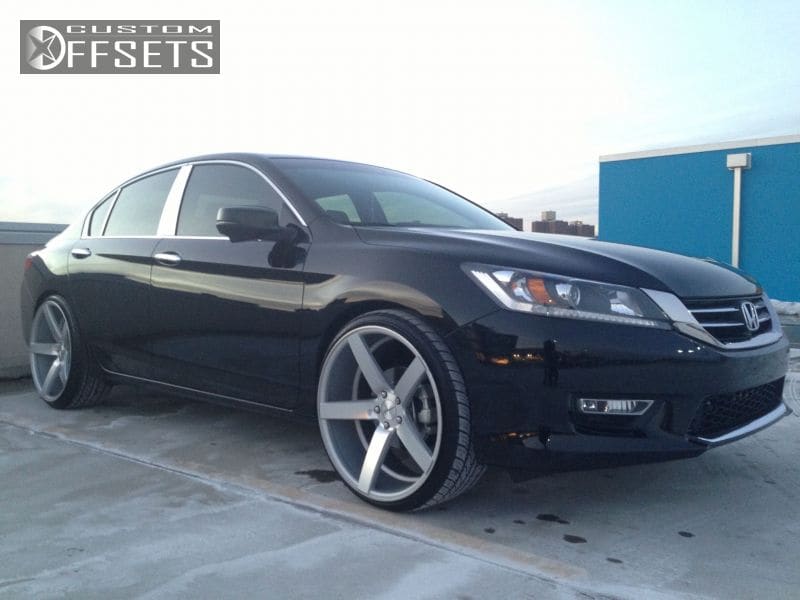 2010 Honda Accord with 22x10 Vossen CV3 wheels