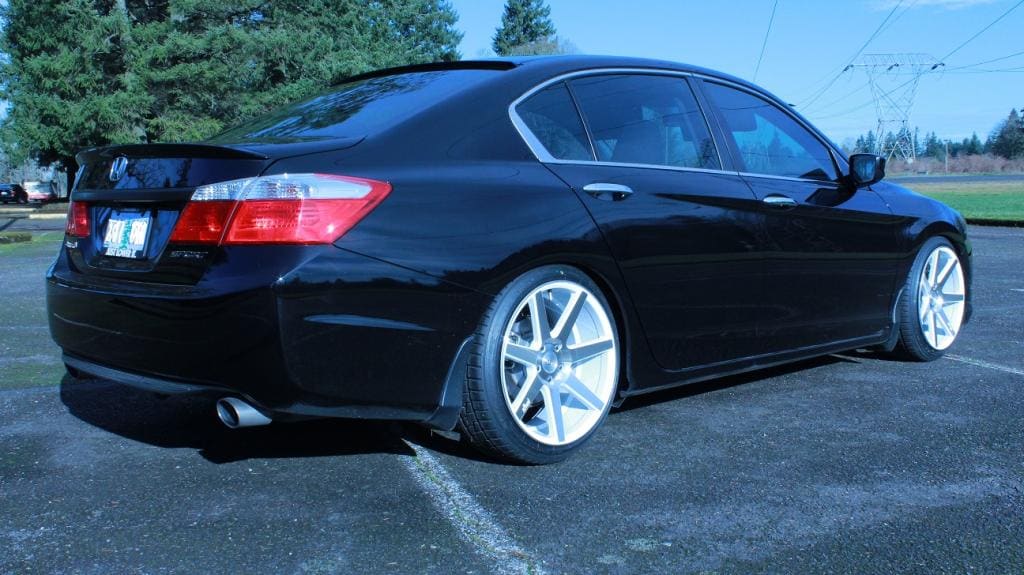 2012 Honda Accord with 19x9.5 Niche Verona M151 wheels