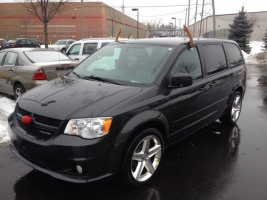 2011 Dodge Grand Caravan with 20x9 OEM Grand Cherokee wheels