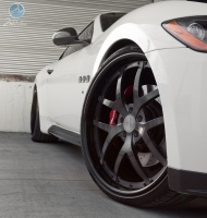2011 Maserati GranTurismo with 22x9 Modulare M18 wheels