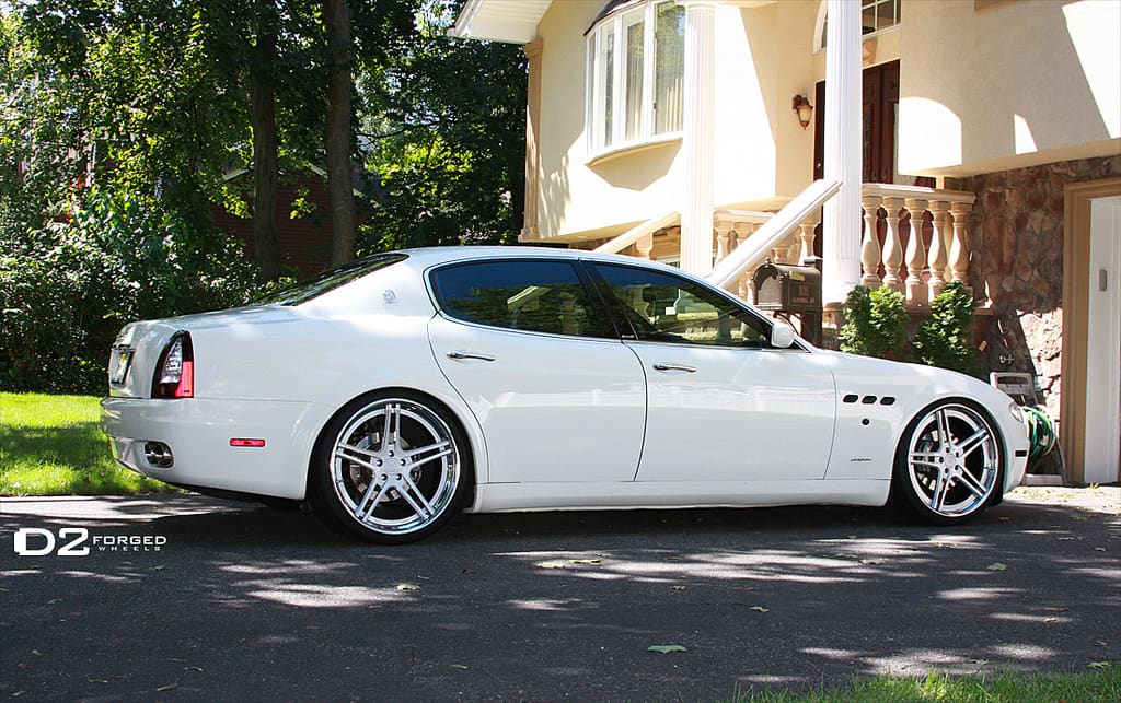 2008 Maserati Quattroporte with 22x9 CV3 LP wheels