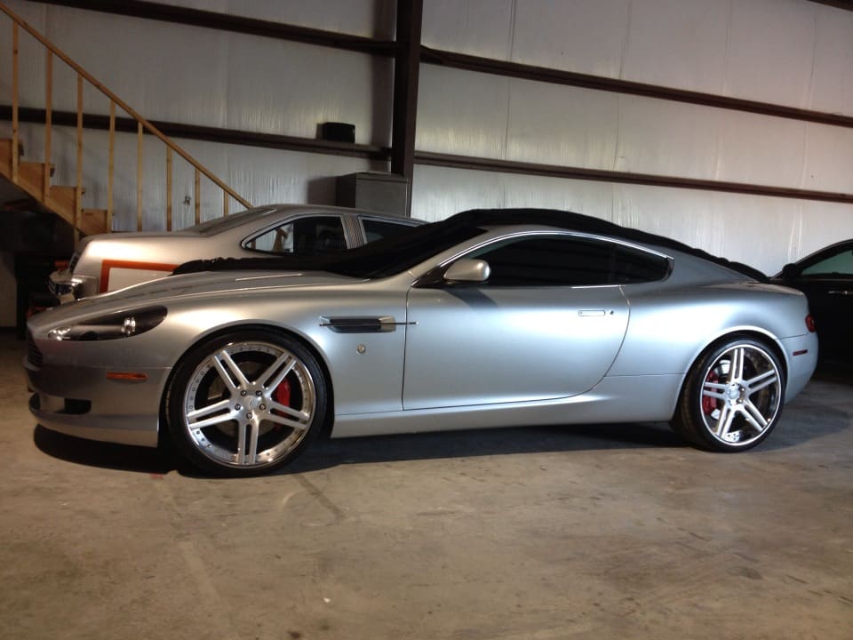 2014 Aston Martin DB9 with 21x9 Modulare C11-DC wheels