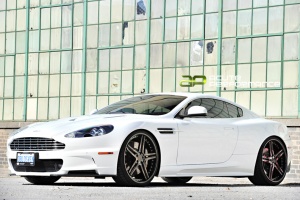 2014 Aston Martin DB9 with 22x9 Cor Cinco wheels