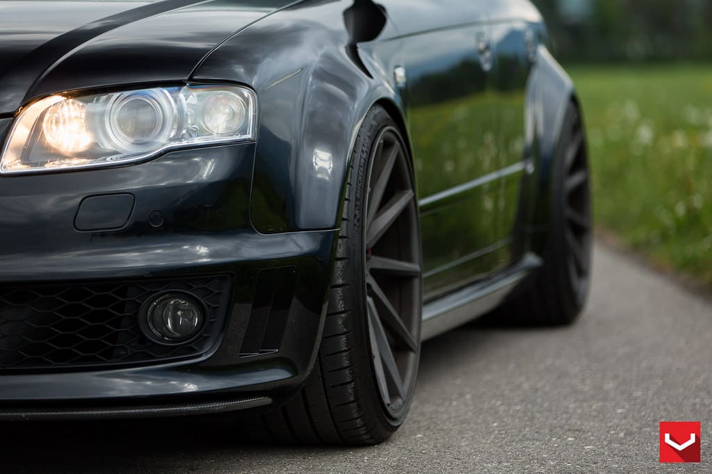 2008 Audi RS 4 with 20x10.5 Vossen CVT wheels