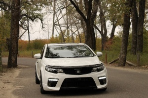 2012 Kia Forte with 17x8 wheels