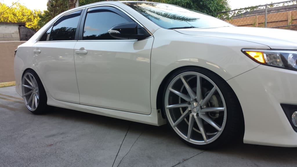 2011 Toyota Camry with 20x9 Vossen CVT wheels