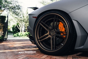2015 Lamborghini Aventador with 21x9.5 wheels