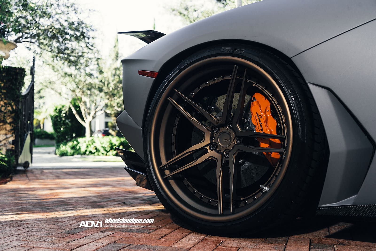 2015 Lamborghini Aventador with 21x9.5 wheels