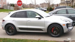 2015 Porsche Macan with 20x9.5 wheels
