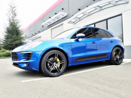 2015 Porsche Macan with 22x9 Forged Velos S1 wheels