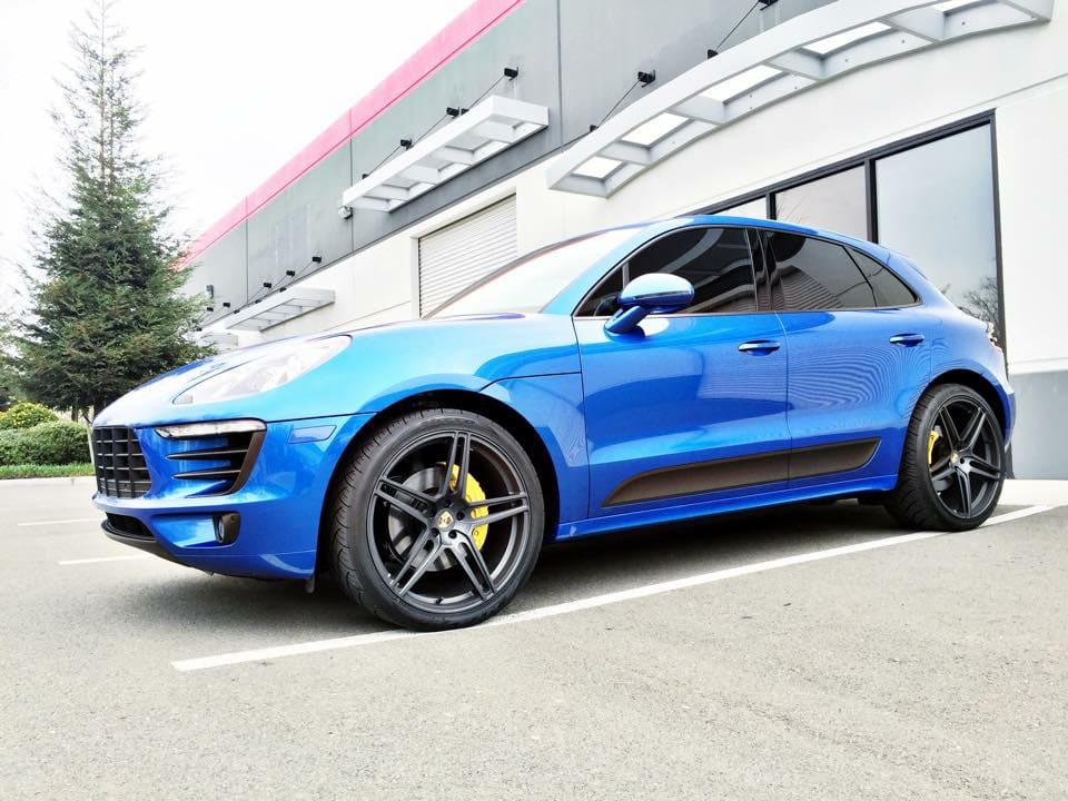 2015 Porsche Macan with 22x9 Forged Velos S1 wheels