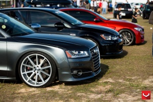 2014 Audi S8 with 20x10.5 Vossen VFS-1 wheels