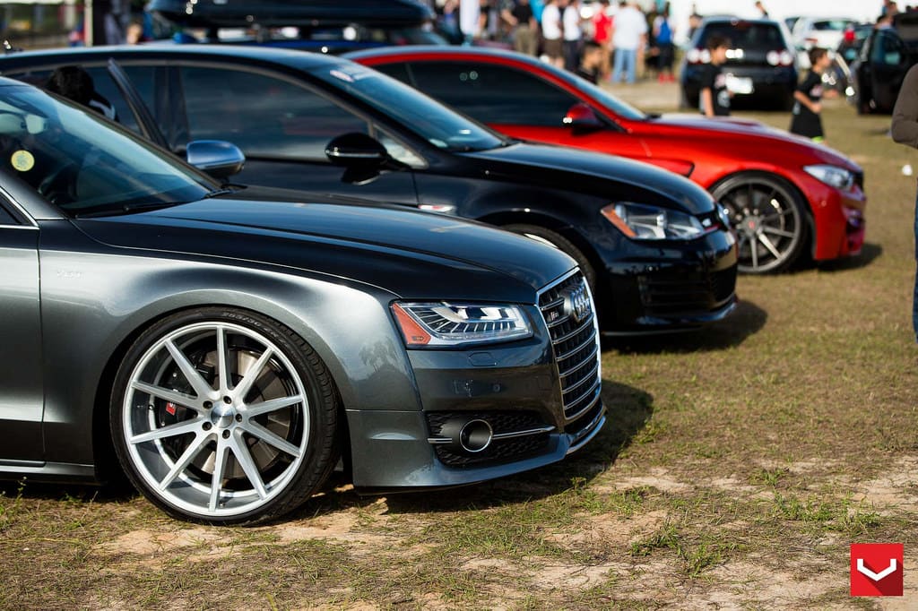 2014 Audi S8 with 20x10.5 Vossen VFS-1 wheels