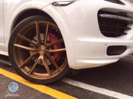 2014 Porsche Cayenne with 22x10 Modulare B30 wheels