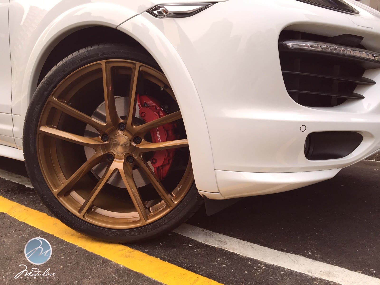 2014 Porsche Cayenne with 22x10 Modulare B30 wheels