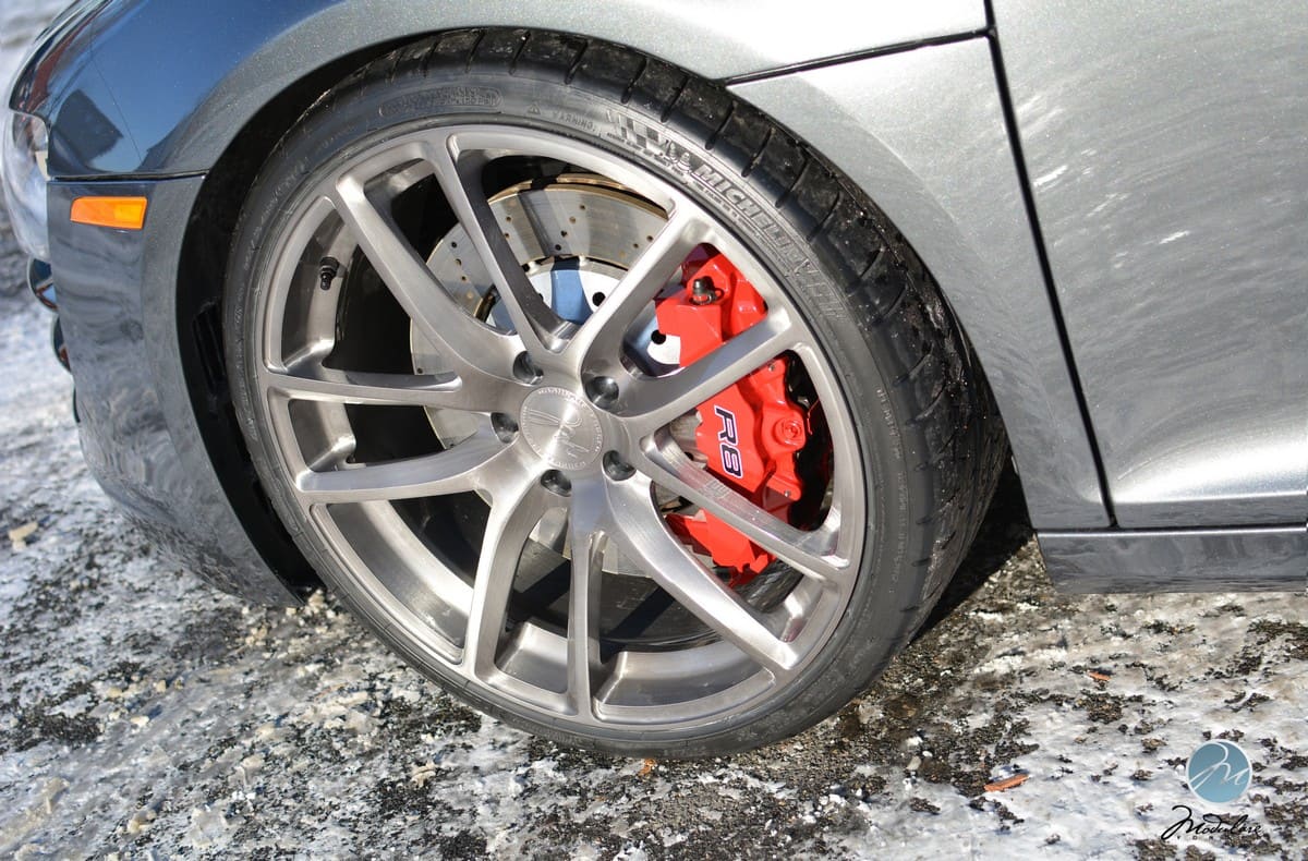 2015 Audi R8 with 20x9 Modulare B30 wheels