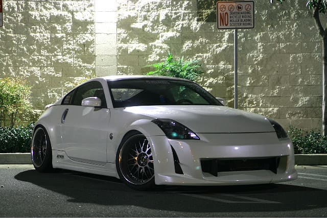 2008 Nissan 350Z with 19x9.5 Work Wheels VS-XX wheels