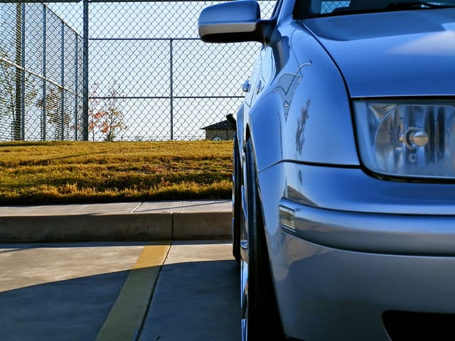 2003 Volkswagen Jetta with 18x8.5 wheels